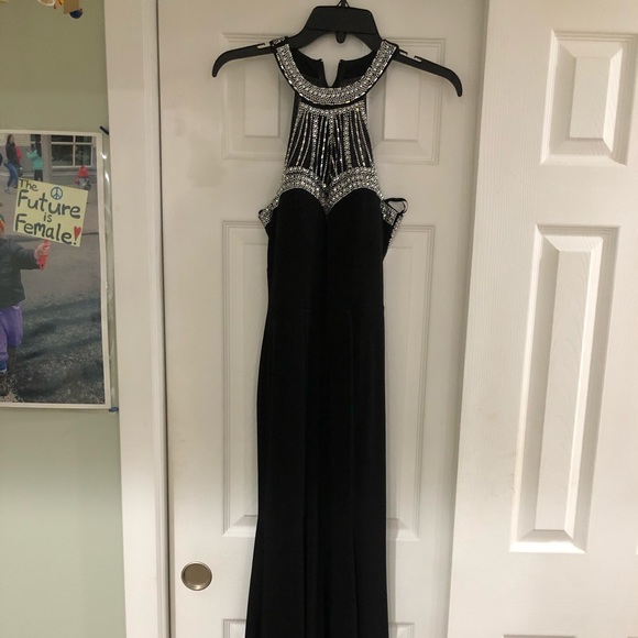 Prom dress - Picture 2 of 6